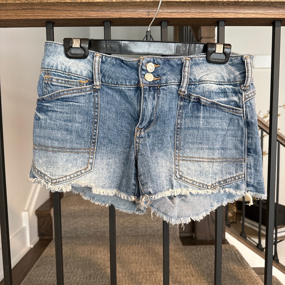 Cut off denim jean shorts